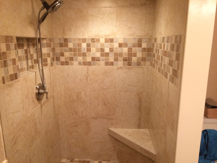 Porcelain Tile Shower With Multi Color, How To Use Accent Tile In Shower